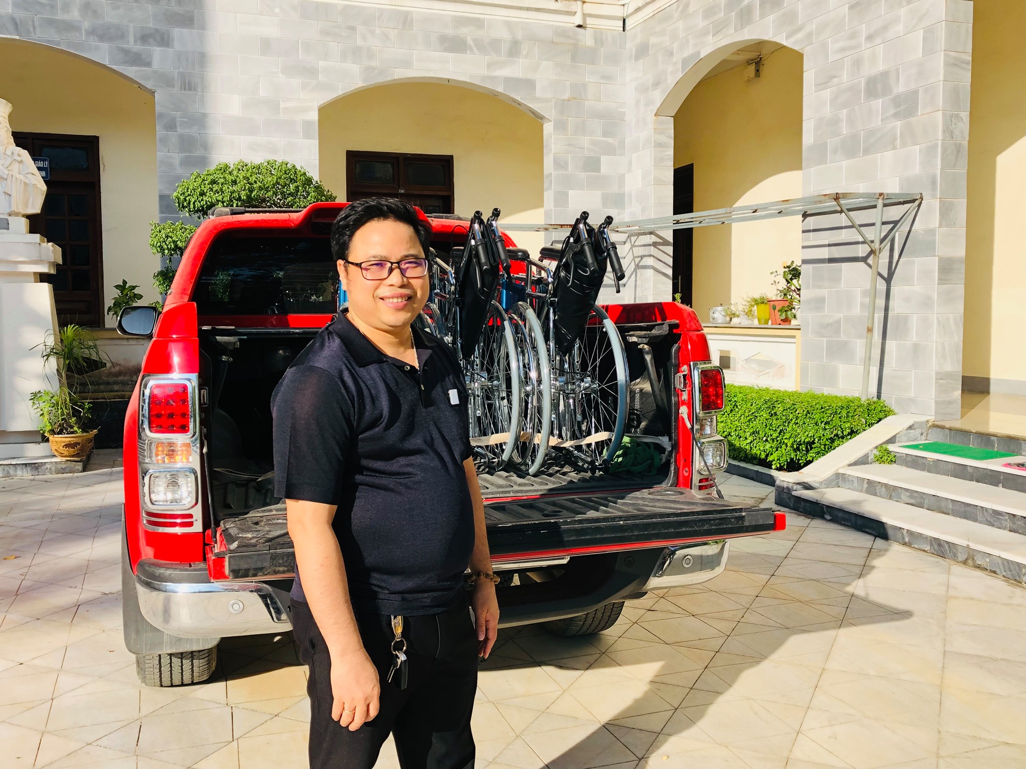 469422838_585513527200859_9067433063894375304_n Con số 50.000 USD có phải là lương của các vị Giám mục?