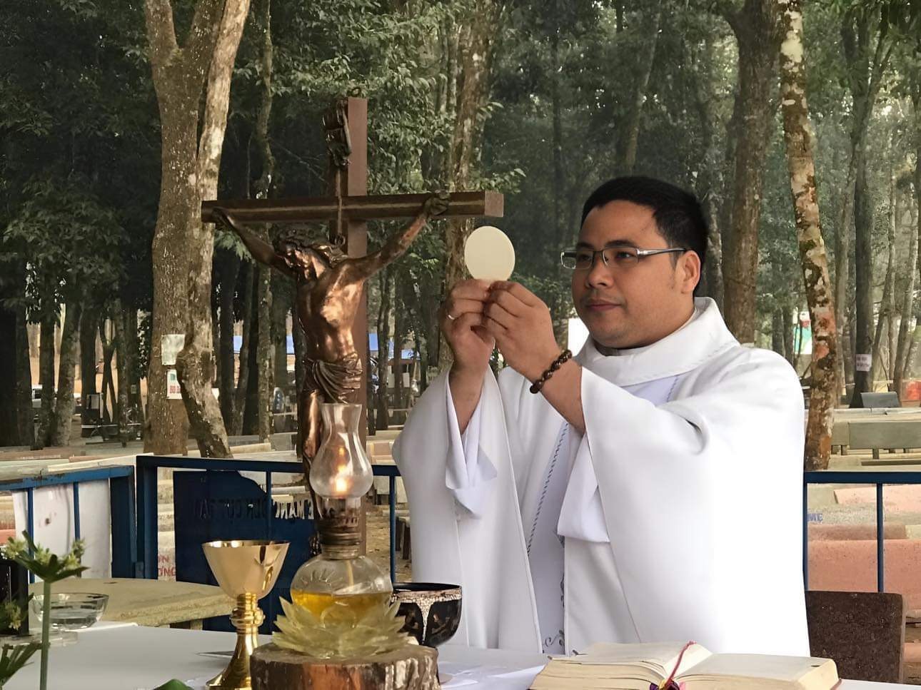 472791717_464363046719792_944181889084274620_n Đức cha Anphong Nguyễn Hữu Long'giải độc' cho Lm Antôn Đặng Hữu Nam
