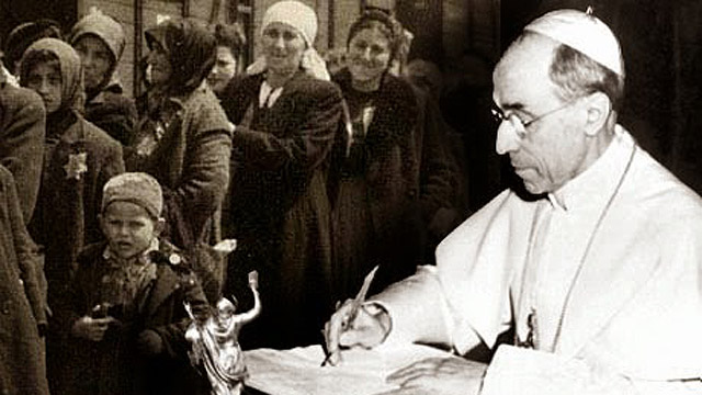 pius-xii-jews 13/07/1949: Giáo hoàng Pius XII ra vạ tuyệt thông với tín đồ Công giáo cộng sản