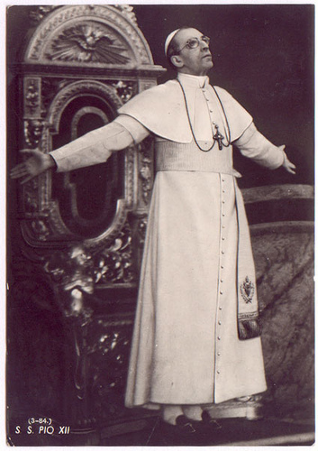 pope-pius-xii-1 13/07/1949: Giáo hoàng Pius XII ra vạ tuyệt thông với tín đồ Công giáo cộng sản