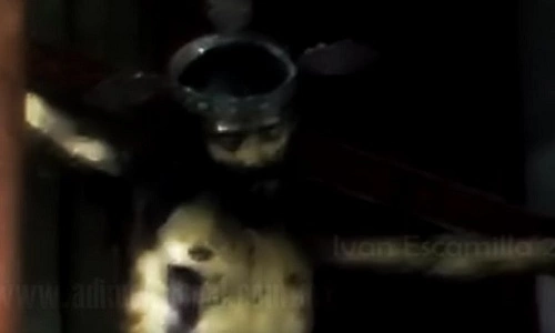 vne-jesus-2-2810-1470798923 Video tượng Chúa Giêsu'mở mắt' gây tranh cãi