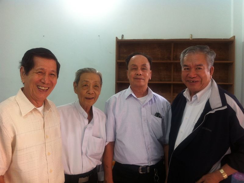 cha-lien-trong-ngay-ve-huu Lời thì thầm của Linh mục hưu