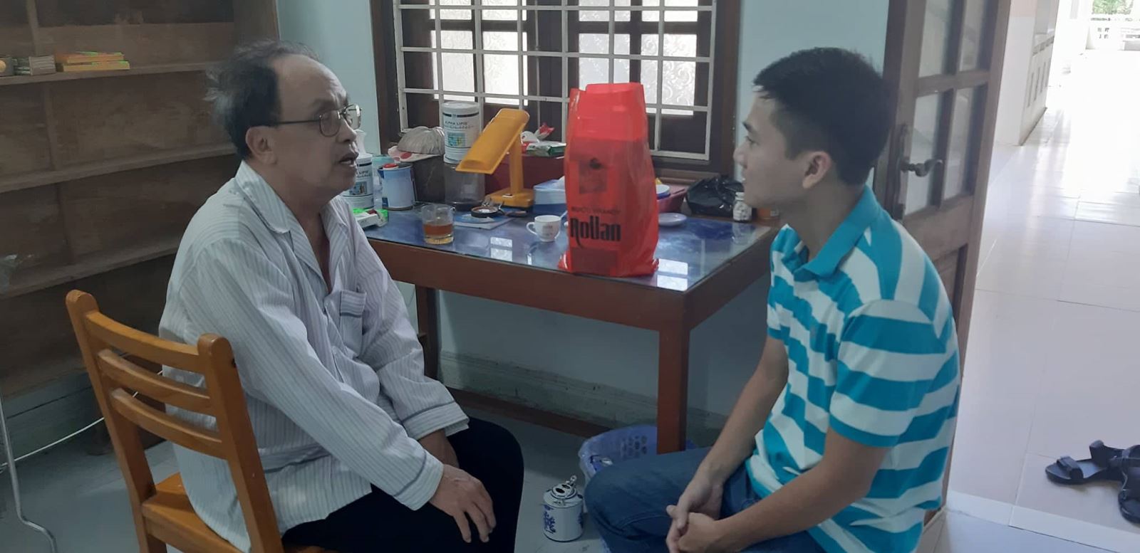 quang-thoi-gian-cuoi-doi-cha-danh-rieng-de-cau-nguyen-va-thi-tham-voi-chi-mot-minh-chua Lời thì thầm của Linh mục hưu
